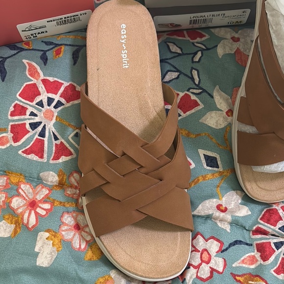 Easy Spirit Women's Tan Sandals - Picture 4 of 6